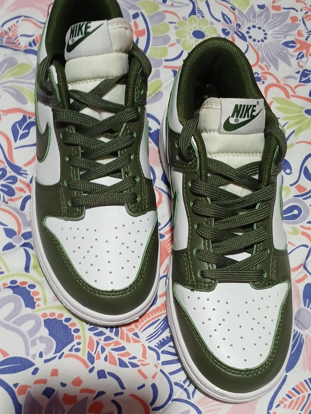 Nike Olive Green and Kahki Low Sneakers - Picture 2 of 5